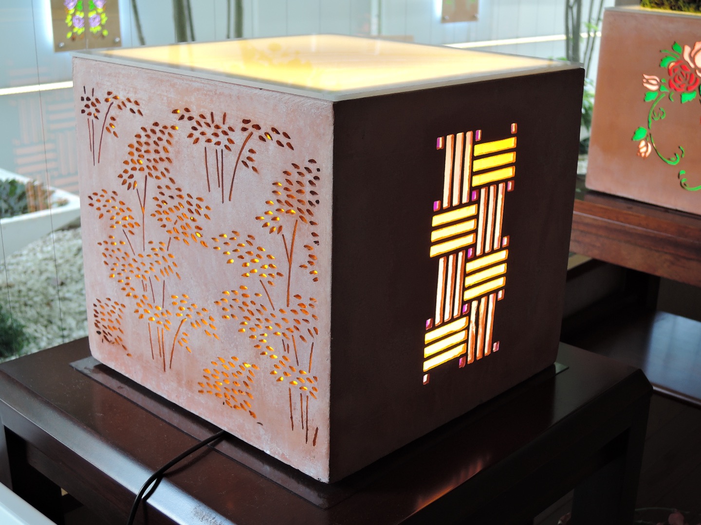 Cube （キューブ）